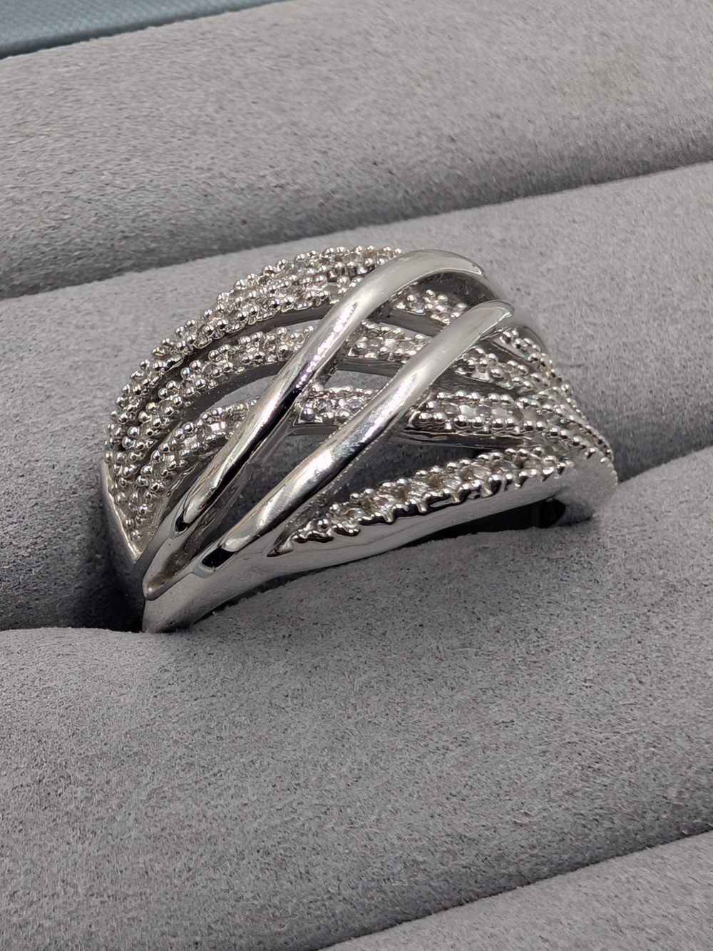 Silver Tone Crisscross Pavé Dome Statement Ring Size 10 | R01-D